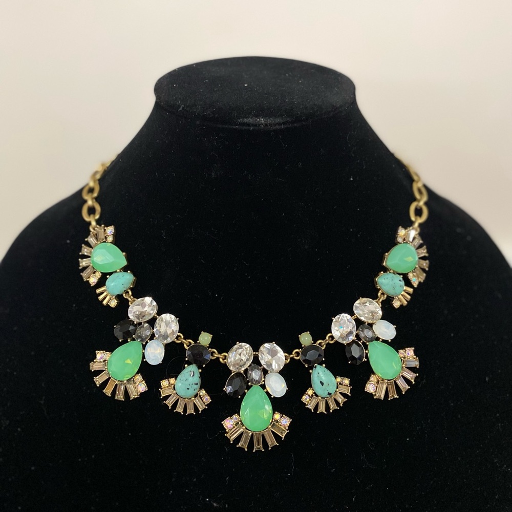 Loft Bib Necklace With Green Glass Cabochons